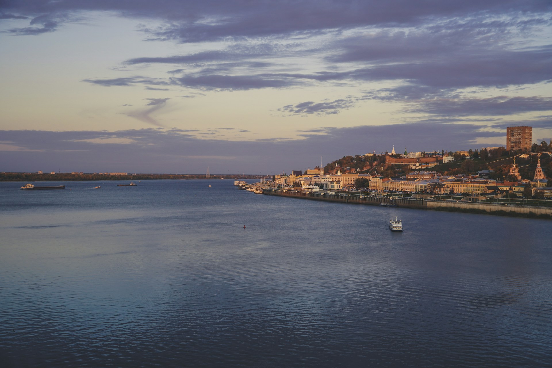 Nizhny Novgorod, Russia, by Pavel Neznanov